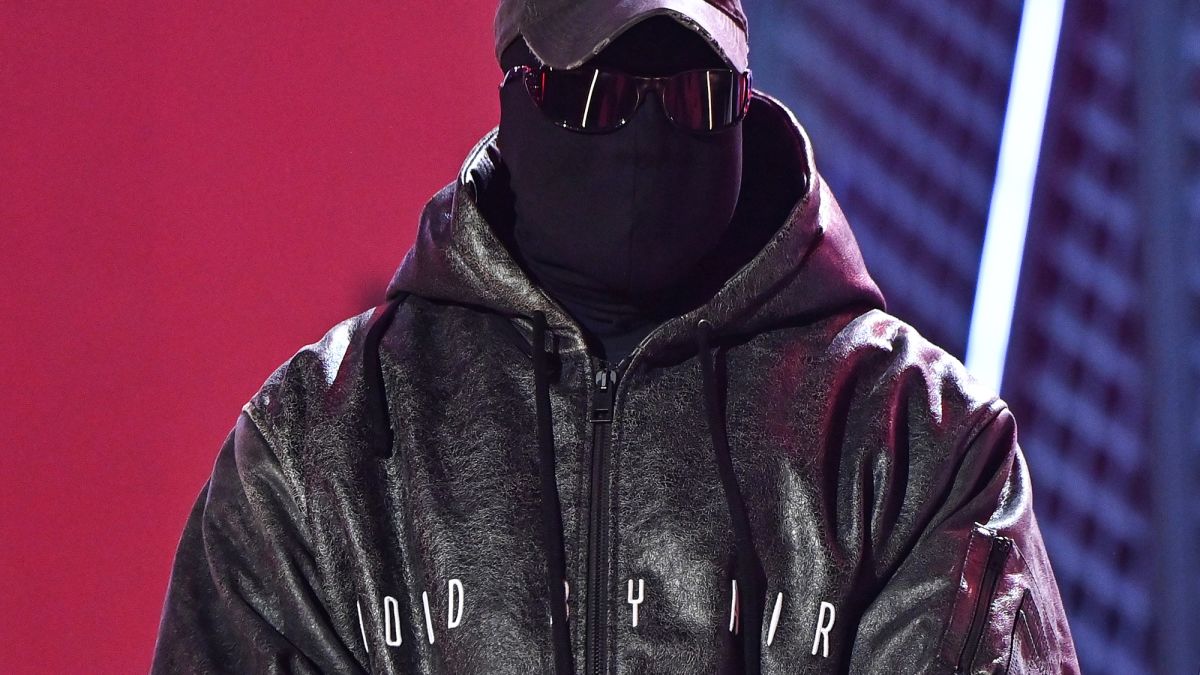 Watch Video Of Kanye West’s 1st Public Appearance Since The Kardashian/Peterson Saga & His Controversial Tribute To Diddy 2 kanye-west-bet