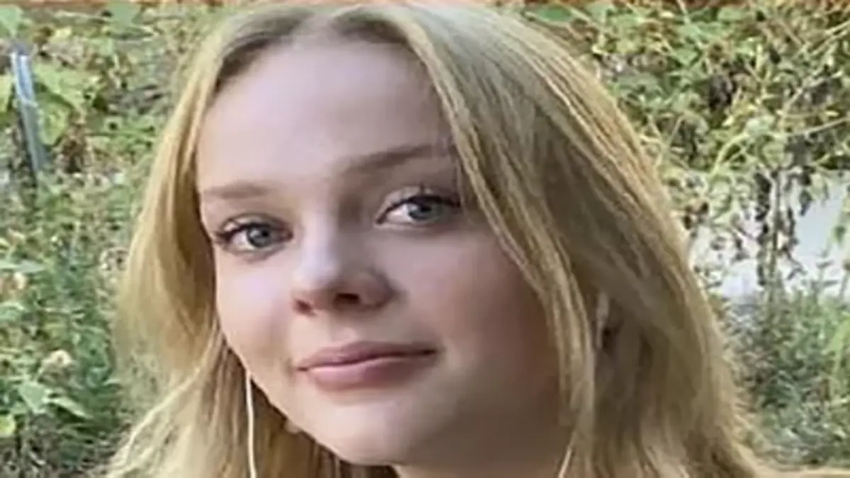 14-year-old girl, Chloe Campbell, found alive, after missing in a high school football game 2 14-year-old teen