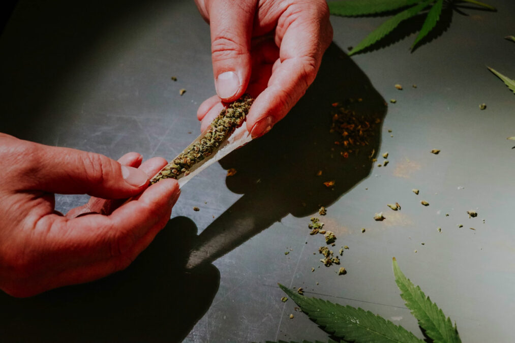 Drug Test For Weed- How Long It Stays In your Body 2 Drug Test For Weed- How Long It Stays In your Body - unsplash - Elsa Olofsson