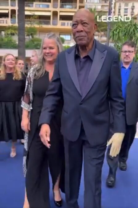 New Video & Photos Of Morgan Freeman & Hand Glove Leaves Fans Concerned Over His Health - I Get Talk