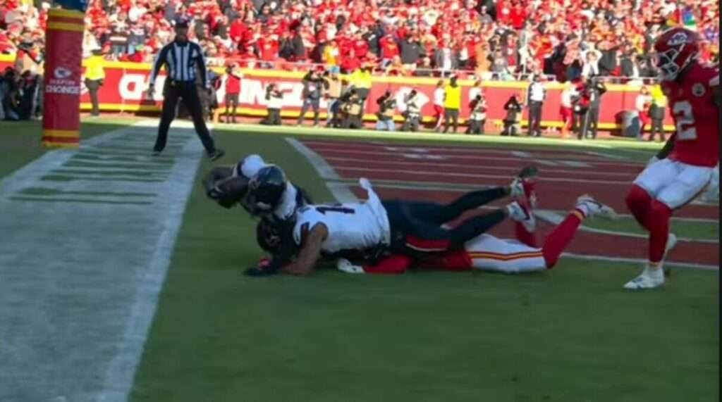Video: Houston Texas WR Tank Dell Dislocates Kneecap In Defeat To Kansas City Chiefs 2 wr-tank-dell-sustains-knee-injury