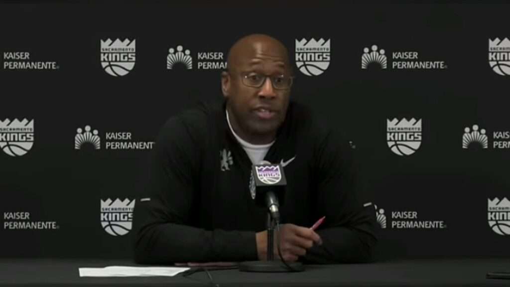 sacramento-kings-sack mike-brown