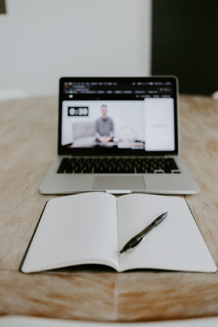 online courses provides access to a new world of unknown knowlege and better professional teachers