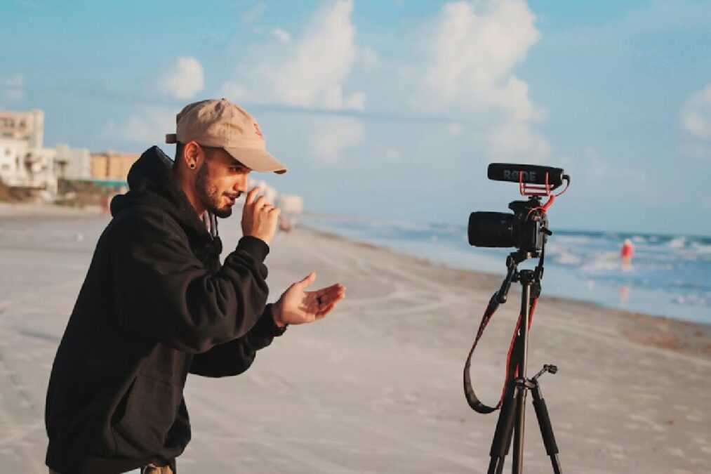 Making It on YouTube: The Real Journey of Upcoming Content Creators 2 Making It on YouTube: The Real Journey of Upcoming Content Creators
