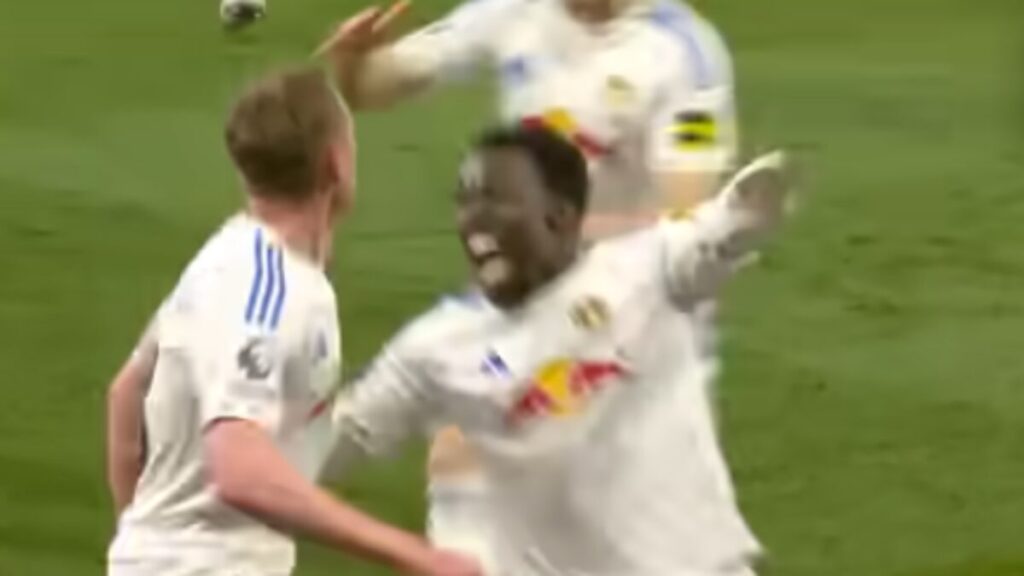 leeds-late-strike-earns-draw-against-bournemouth